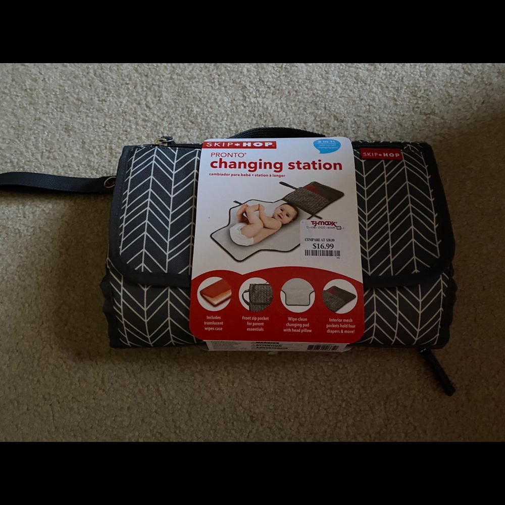 Skip hop pronto changing pad